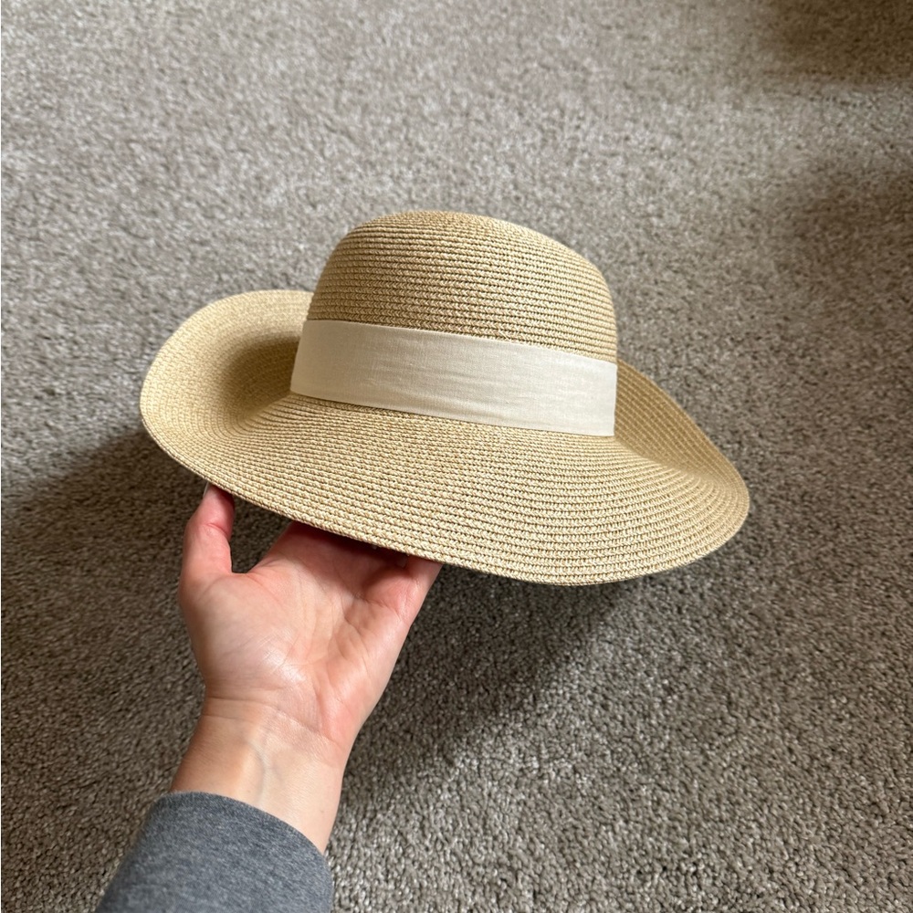 Furtalk Tan Wide-Brim Hat with bow in back. So cute! NWT